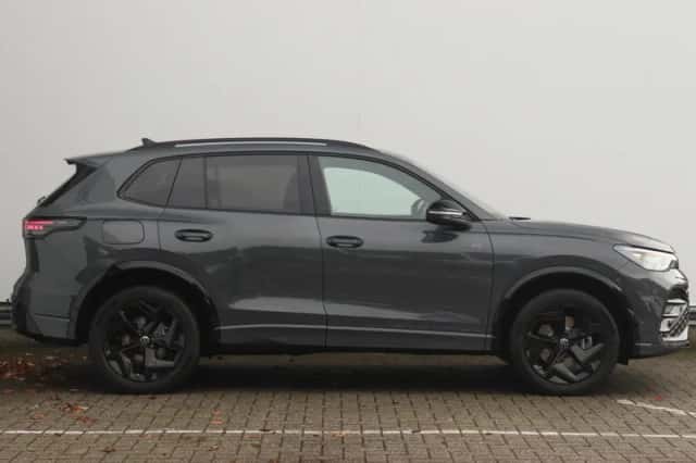 Volkswagen Tiguan (2025) thumbnail 2