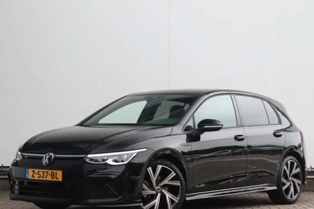Volkswagen Golf (2024) thumbnail 1