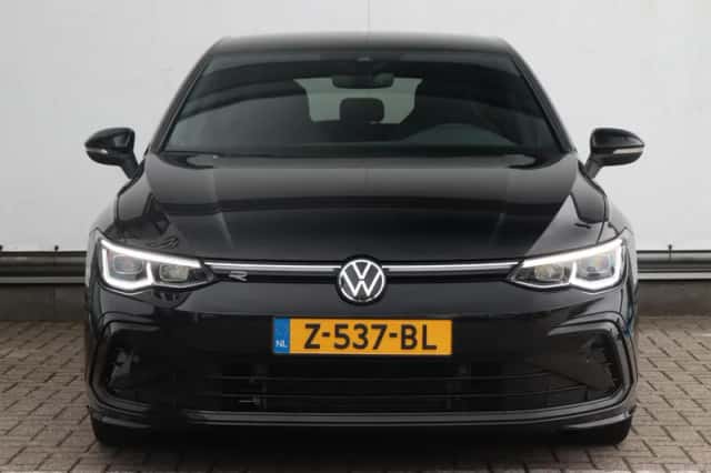 Volkswagen Golf (2024) thumbnail 2