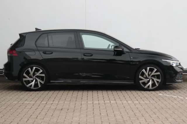 Volkswagen Golf (2024) thumbnail 4