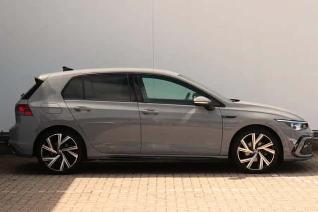 Volkswagen Golf (2024) thumbnail 4