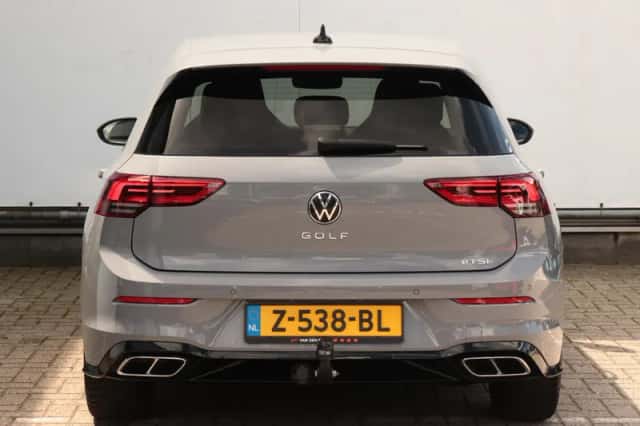 Volkswagen Golf (2024) thumbnail 6