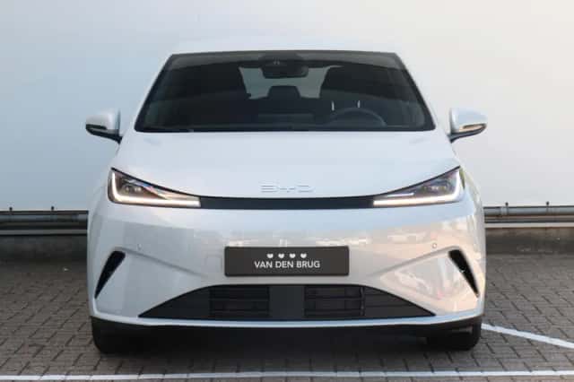 BYD Dolphin (2026) thumbnail 3