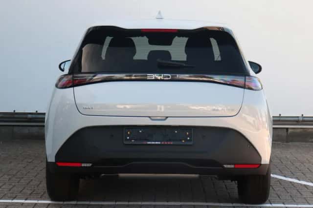 BYD Dolphin (2026) thumbnail 5