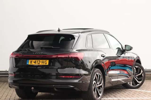 Audi e-tron (2020) thumbnail 4
