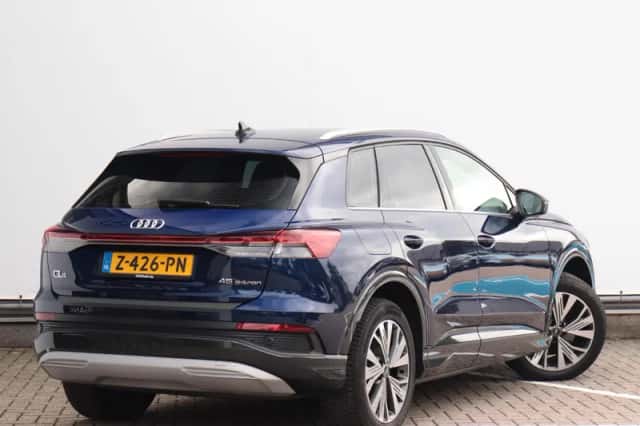 Audi Q4 e-tron (2024) thumbnail 4