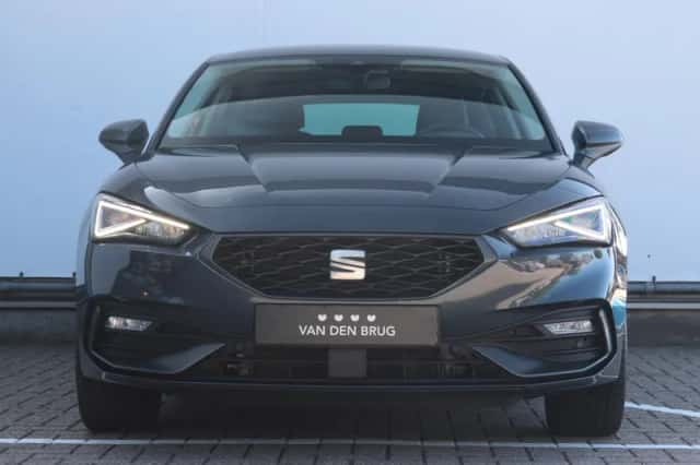 SEAT Leon (2023) thumbnail 3