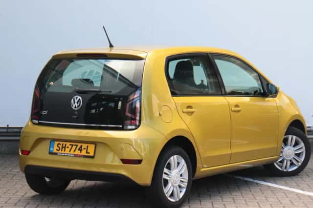 Volkswagen Up! (2018) thumbnail 3