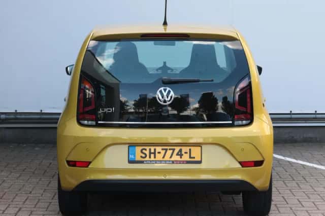 Volkswagen Up! (2018) thumbnail 4