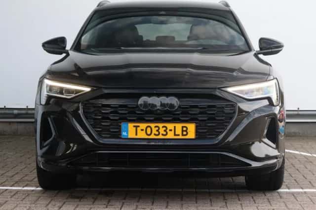 Audi Q8 e-tron (2023) thumbnail 3