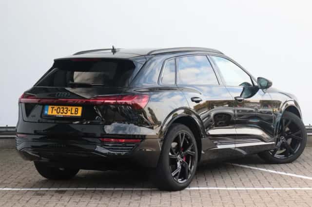 Audi Q8 e-tron (2023) thumbnail 4