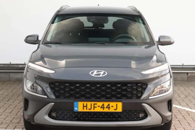 Hyundai Kona (2022) thumbnail 2