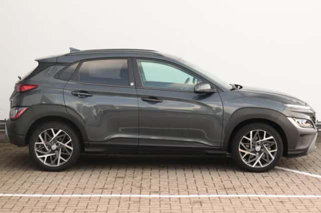 Hyundai Kona (2022) thumbnail 4
