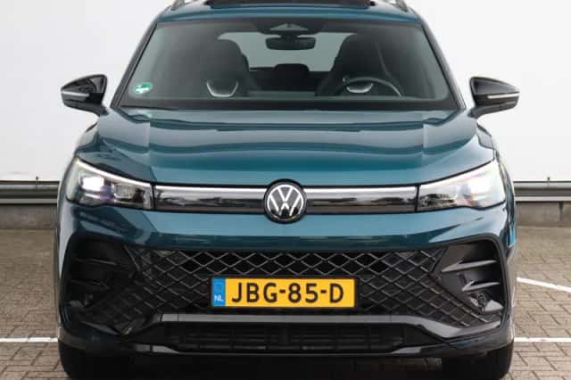 Volkswagen Tiguan (2024) thumbnail 2