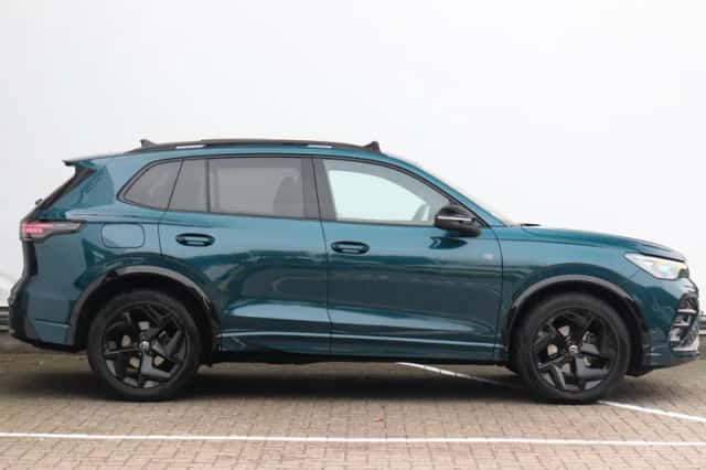 Volkswagen Tiguan (2024) thumbnail 4