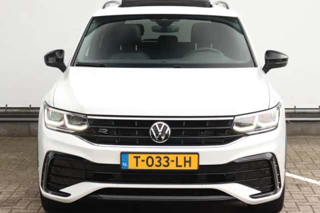 Volkswagen Tiguan (2023) thumbnail 2