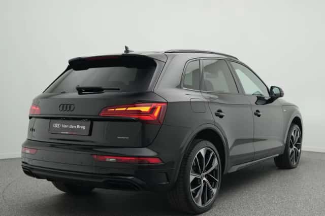 Audi Q5 (2024) thumbnail 2