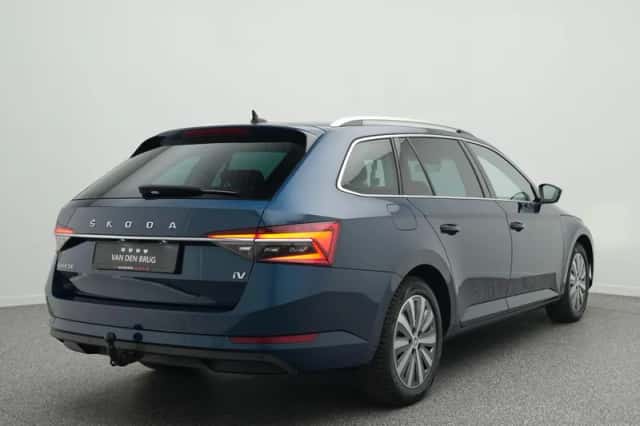 Škoda Superb (2021) thumbnail 2