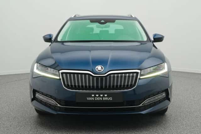 Škoda Superb (2021) thumbnail 5
