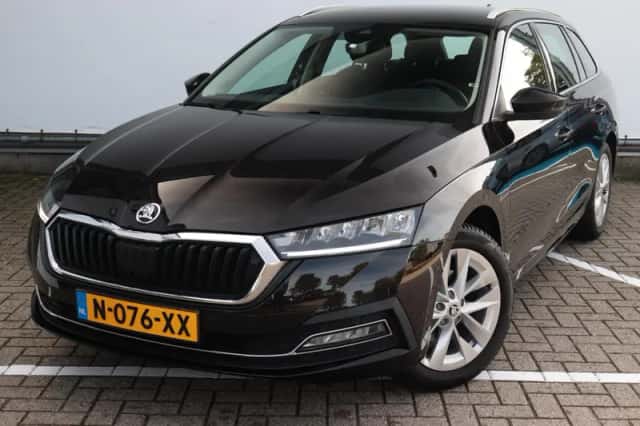 Škoda Octavia (2021) thumbnail 2