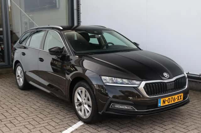 Škoda Octavia (2021) thumbnail 5