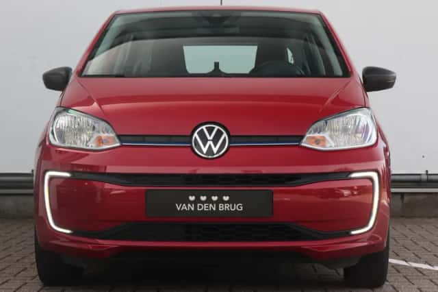 Volkswagen e-Up! (2023) thumbnail 3