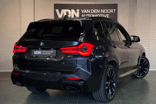 BMW X3 (2022) thumbnail 2