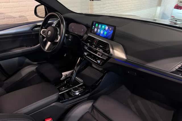 BMW X4 (2021) thumbnail 2