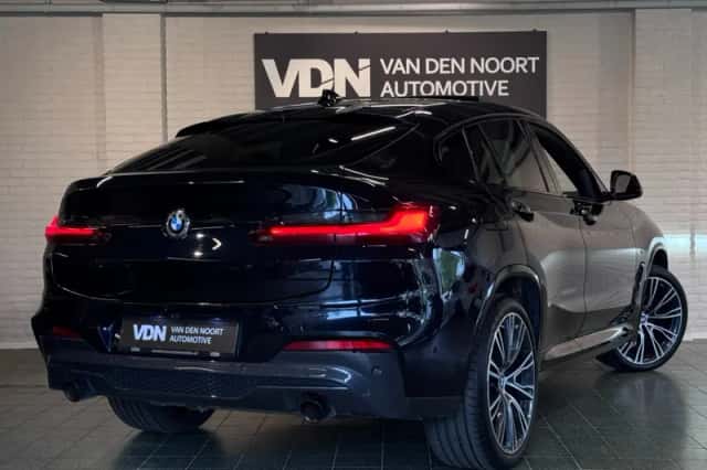 BMW X4 (2021) thumbnail 3