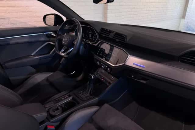 Audi Q3 Sportback (2021) thumbnail 2