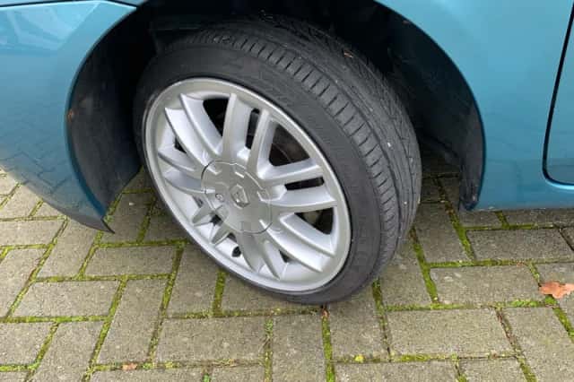 Renault Clio (2003) thumbnail 2