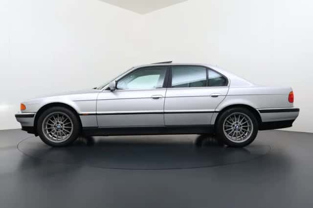 BMW 7-Serie (1999) thumbnail 2