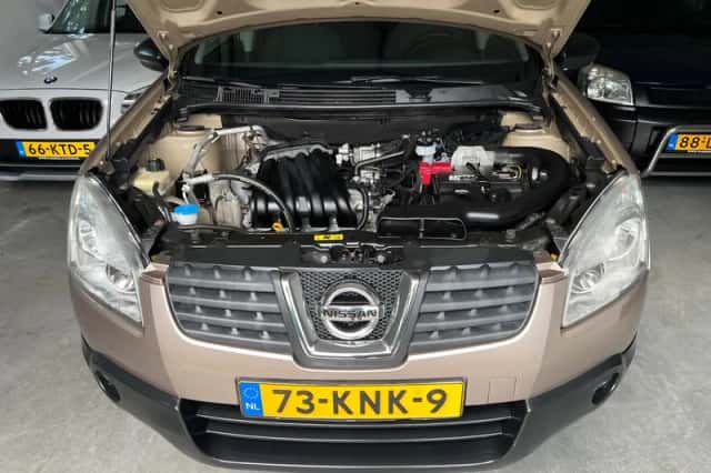 Nissan Qashqai (2010) thumbnail 3