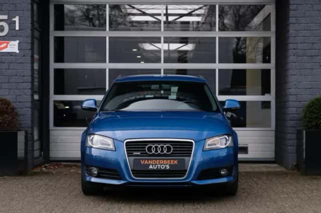 Audi A3 (2009) thumbnail 2