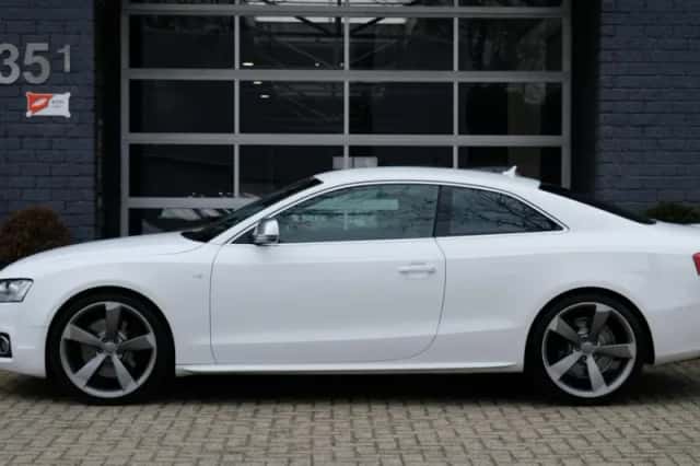 Audi S5 (2008) thumbnail 3