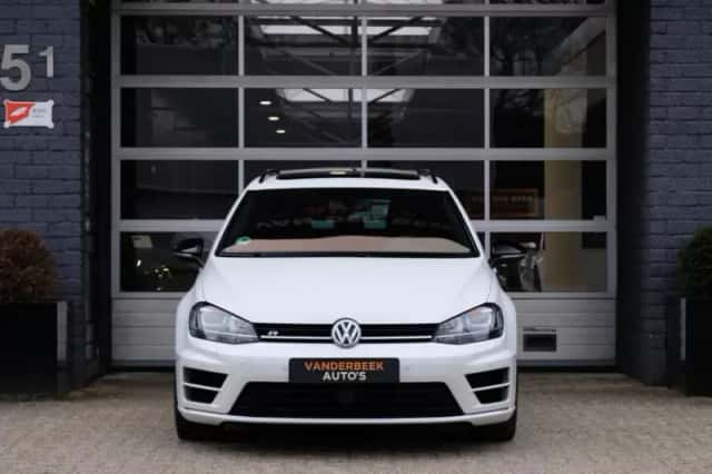 Volkswagen Golf (2015) thumbnail 2