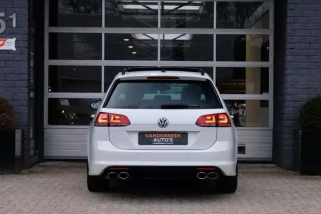 Volkswagen Golf (2015) thumbnail 4