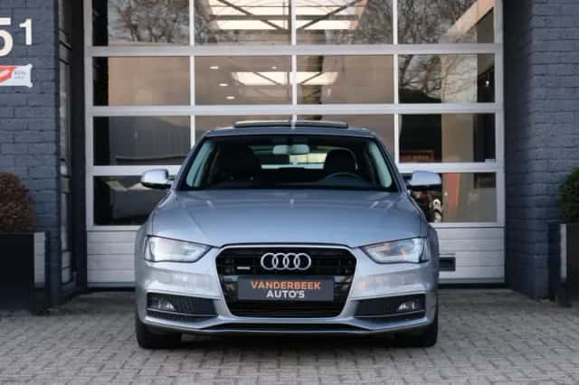 Audi A4 (2015) thumbnail 2