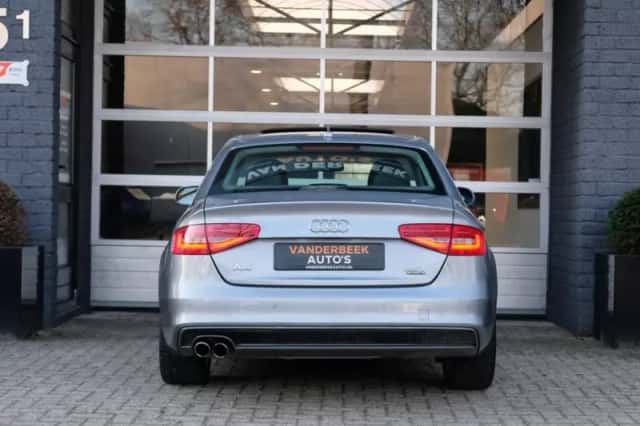Audi A4 (2015) thumbnail 4