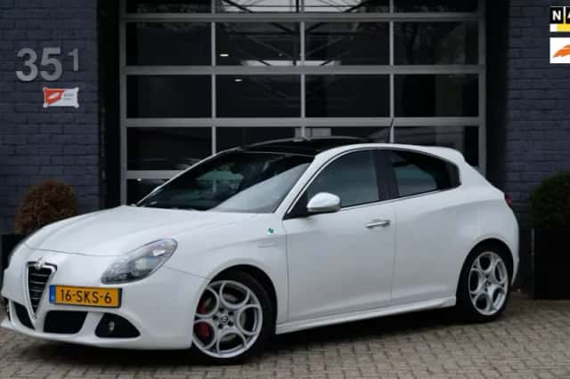 Alfa Romeo Giulietta (2011) thumbnail 1