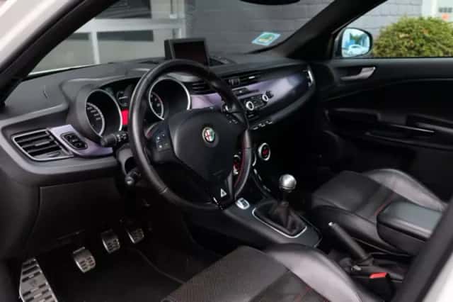 Alfa Romeo Giulietta (2011) thumbnail 6