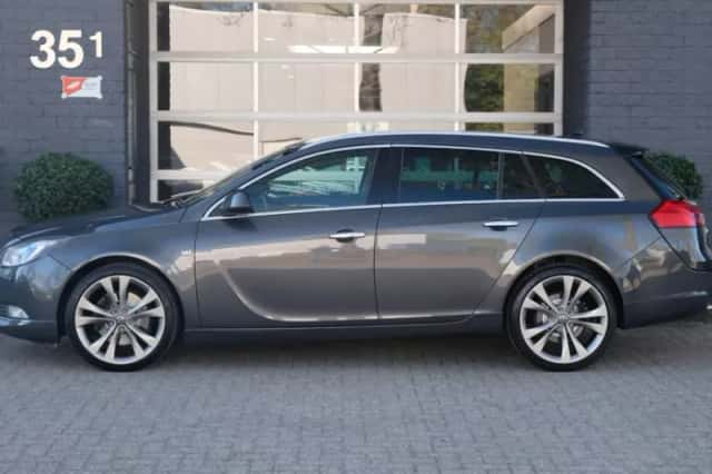 Opel Insignia (2009) thumbnail 3