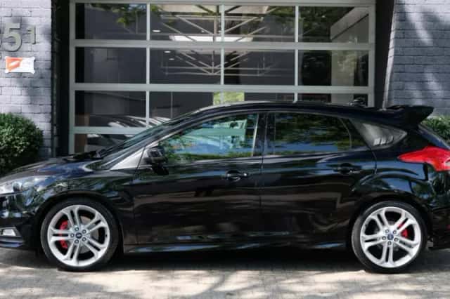 Ford Focus (2017) thumbnail 3