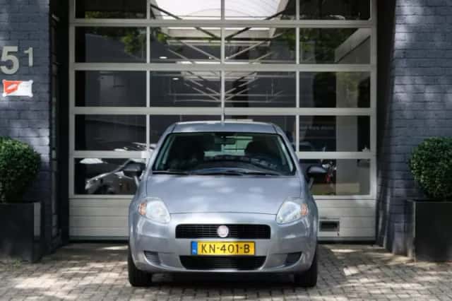 Fiat Grande Punto (2011) thumbnail 2