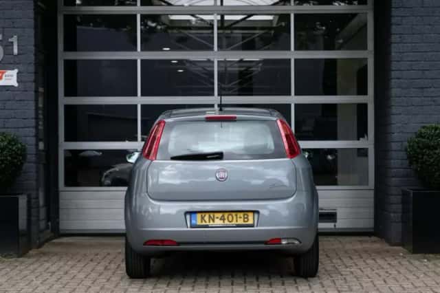 Fiat Grande Punto (2011) thumbnail 4