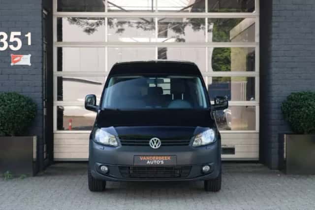 Volkswagen Caddy (2011) thumbnail 2