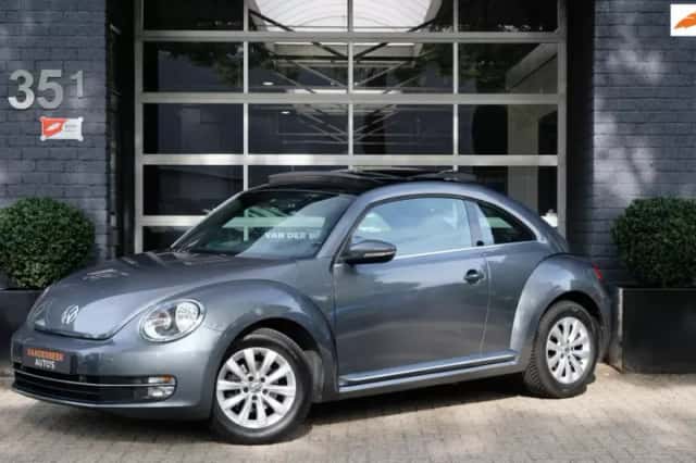 Volkswagen Beetle (2012) thumbnail 1