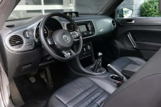 Volkswagen Beetle (2012) thumbnail 6