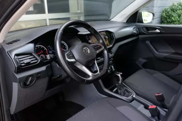 Volkswagen T-Cross (2019) thumbnail 6