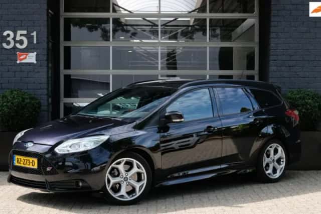 Ford Focus (2012) thumbnail 1